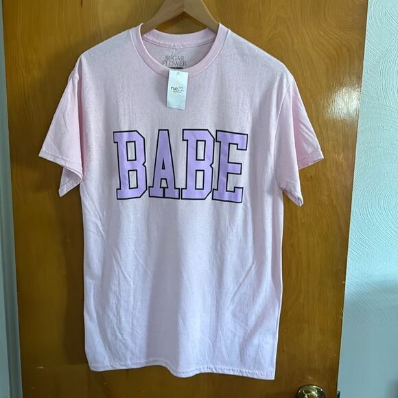 Pink Tshirt Womens Medium Babe Rue21 - Picture 1 of 2